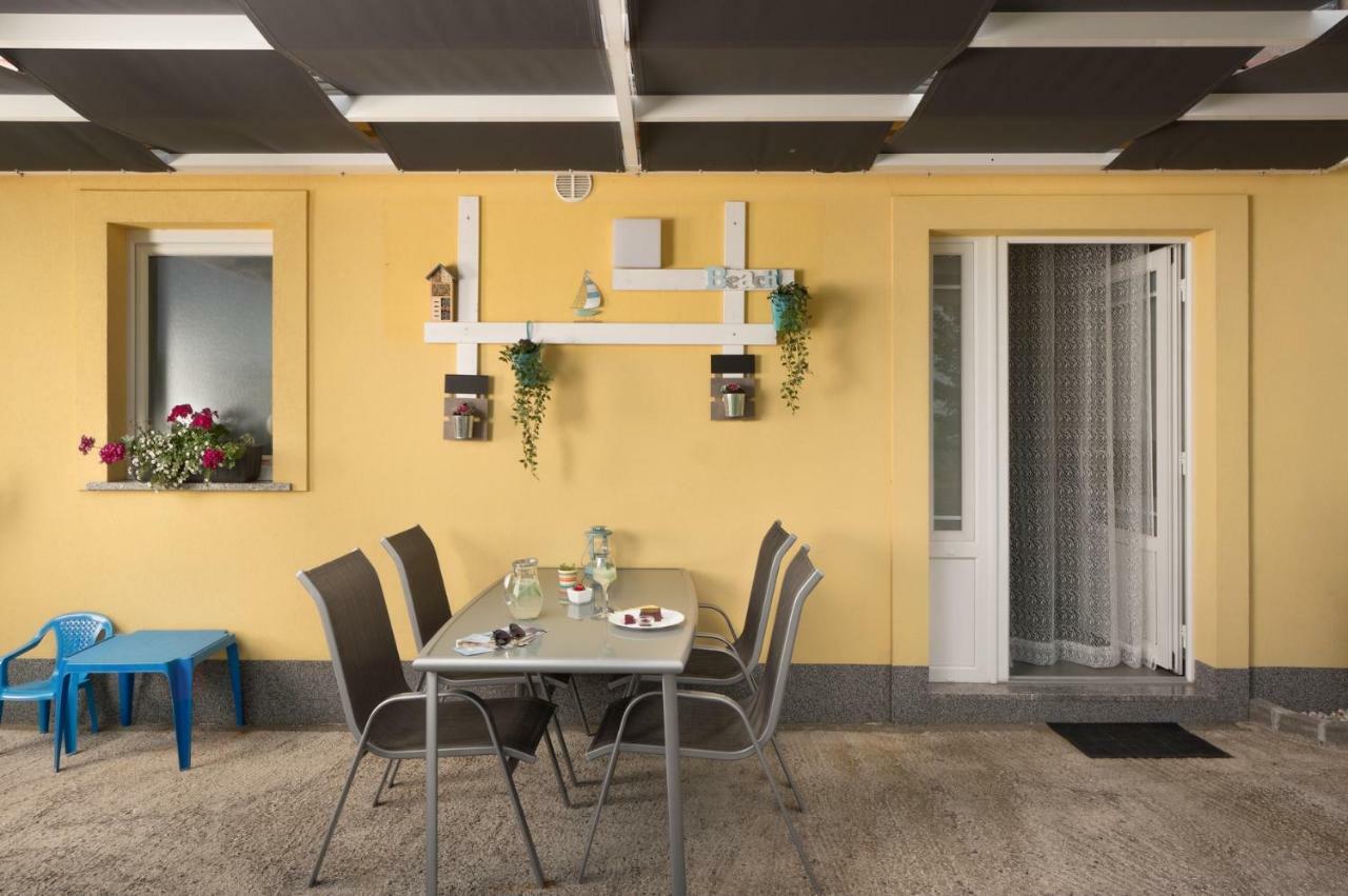 Apartments Flora เมดูลิน ภายนอก รูปภาพ